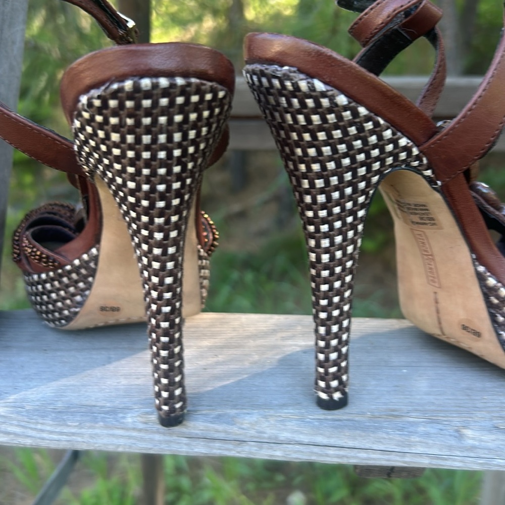 Vince Camuto Minka Navajo Brown woven high heels - Picture 12 of 12
